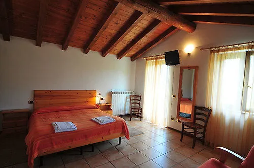 Agriturismo La Fonte Di Mariella Gravedona 0*,  Italy
